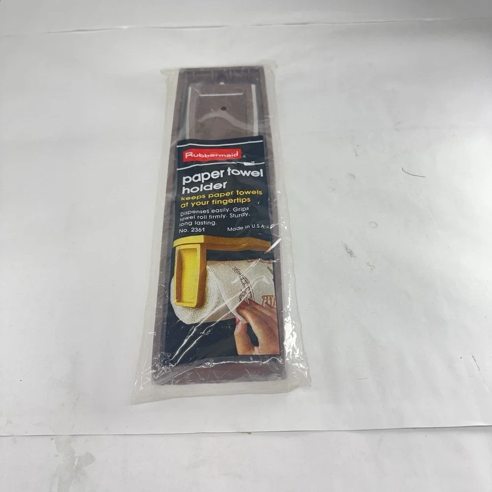 Rubbermaid Paper Towel Holder  Brown Plastic 2361 USA   Vintage New In Package